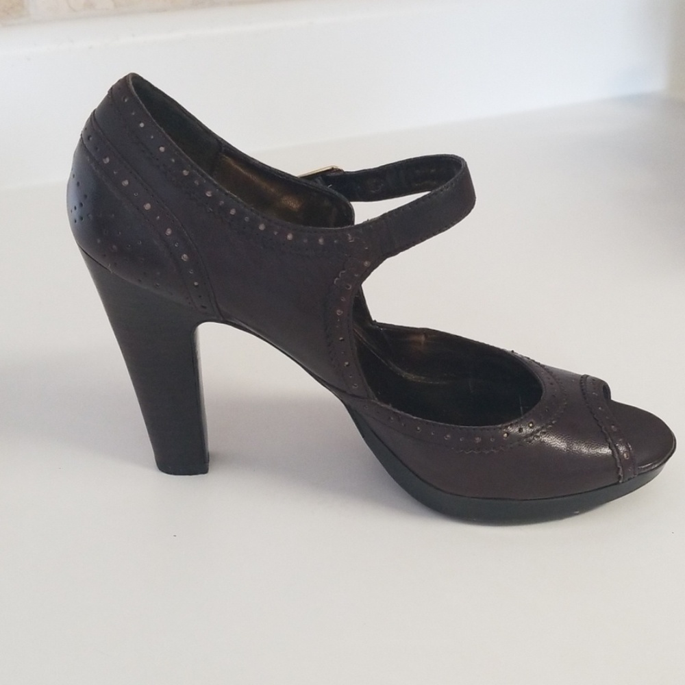 Open toe sandal